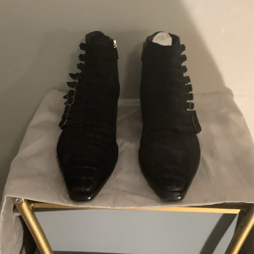 Elegant Black Men's Leather Boots